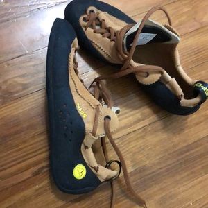 La Sportiva Mythos Men’s climbing shoes